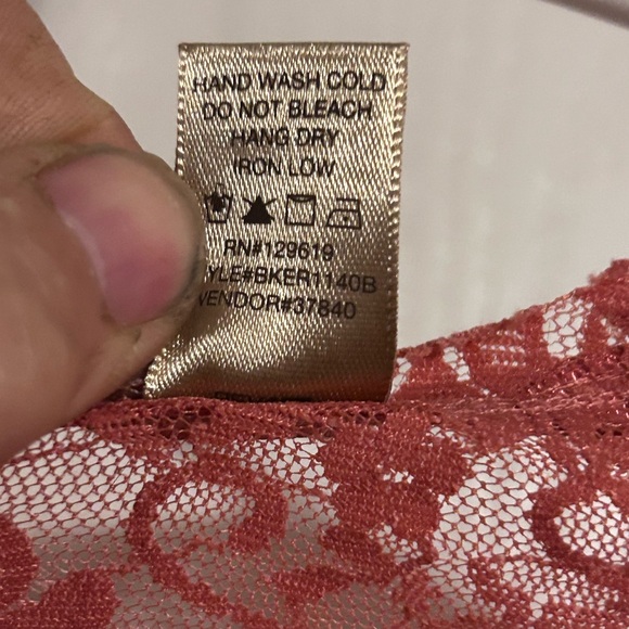 BKE | Coral Lace Blouse | Size Medium - Picture 4 of 5